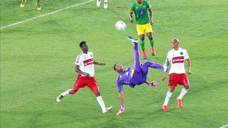 逆天！盖耶飞身单臂隔人补扣 这操作太秀了，球迷直呼，人类精华！