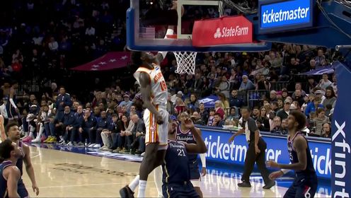 热血瞬间！盖耶单臂隔人补扣 引爆全场激情